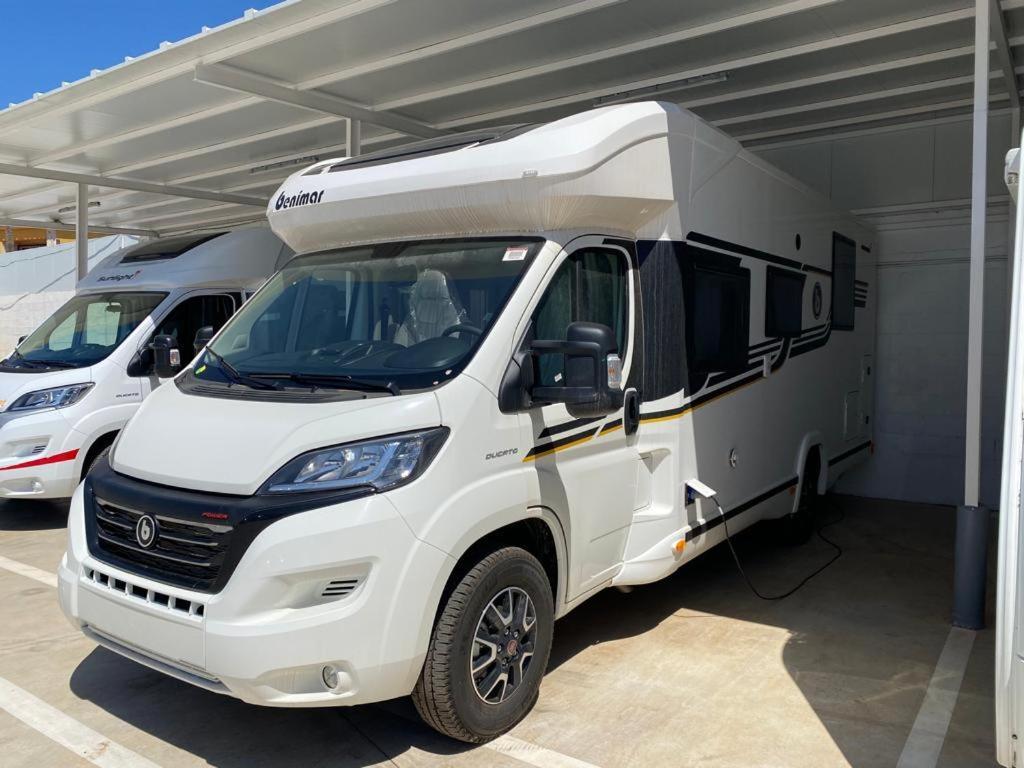 Magnifica Autocaravana Adria Matrix Axess 670Sl Granada Exterior photo