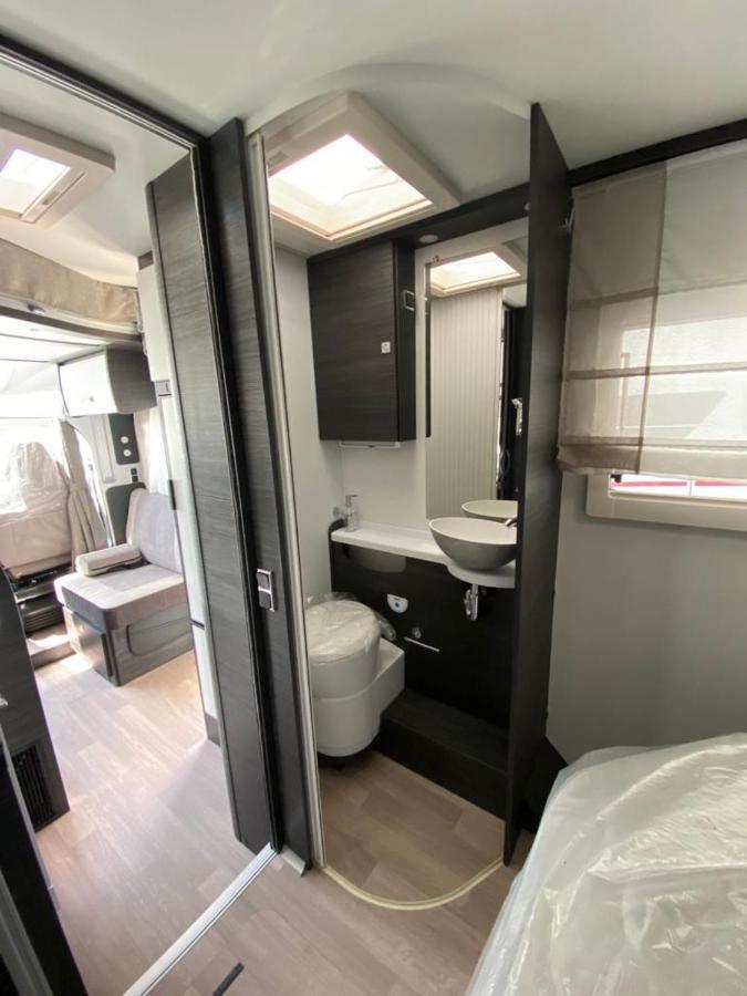 Magnifica Autocaravana Adria Matrix Axess 670Sl Granada Exterior photo